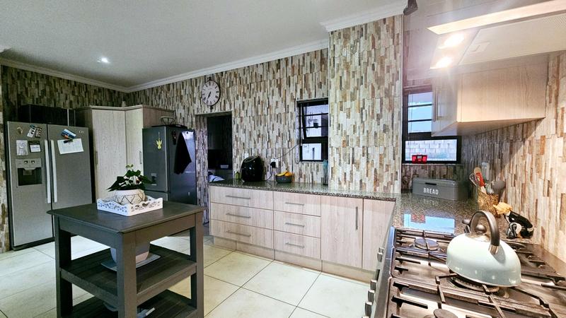 5 Bedroom Property for Sale in Dana Bay Western Cape